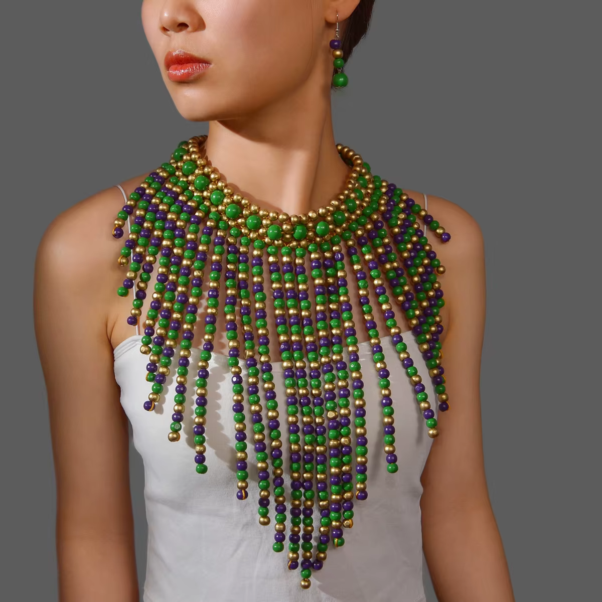 Ensemble collier et boucles d'oreilles tendance