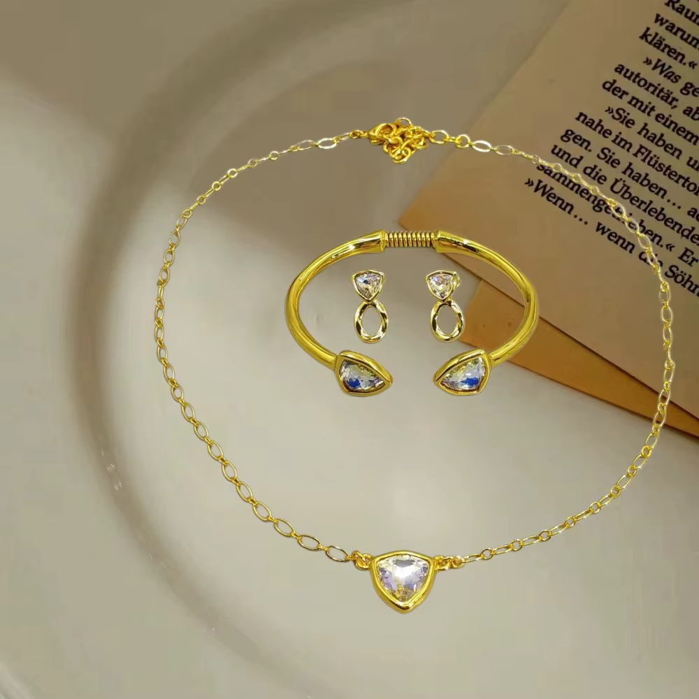 Ensemble de bijoux géométriques en cristal coloré éblouissant Printemps 2026 – Coffret de trois pièces – Cadeau de banquet