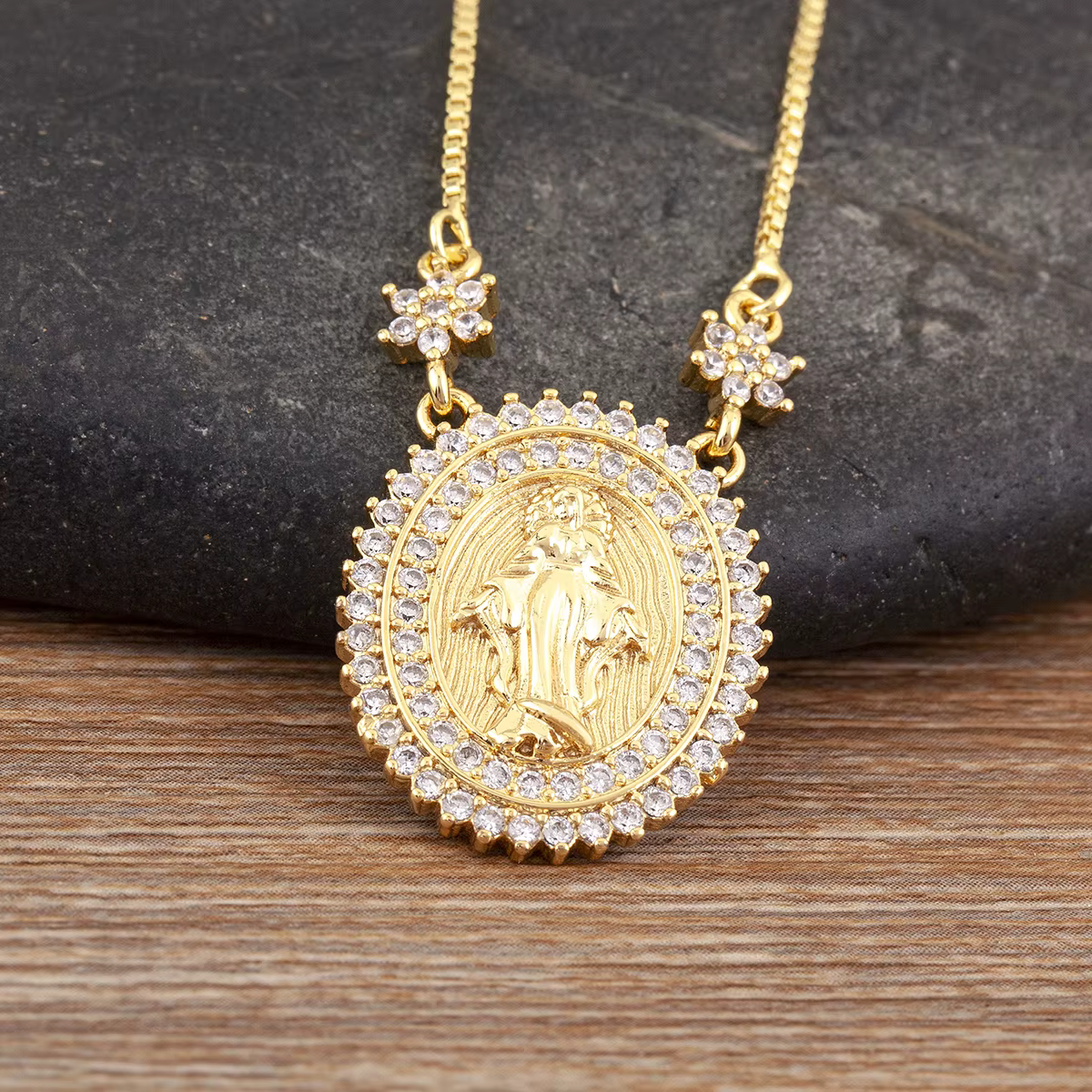 Nidin classique polyvalent vierge marie pendentif à breloque collier pour femmes cuivre brillant cristal Zircon croyant bijoux cadeaux de fête