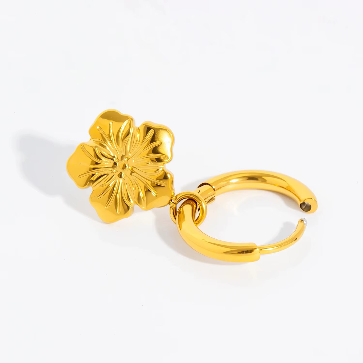Boucles d'oreilles pendantes en forme de fleur de prunier pour femme – Acier inoxydable plaqué or 18 carats