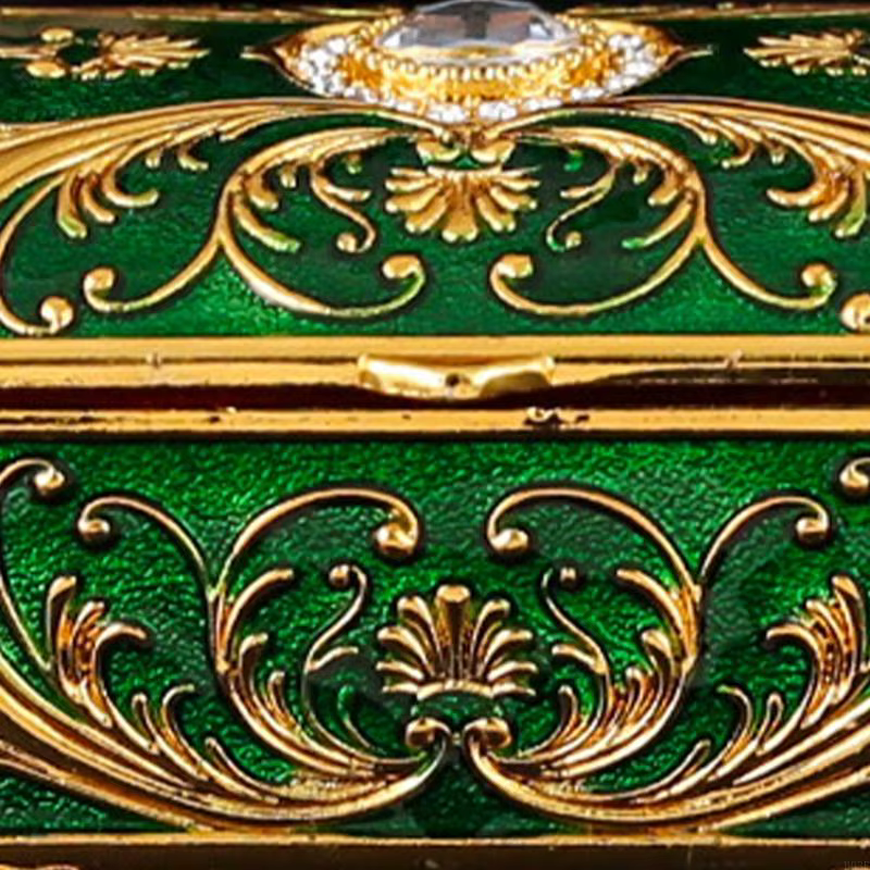 Boîte à bijoux florale en émail