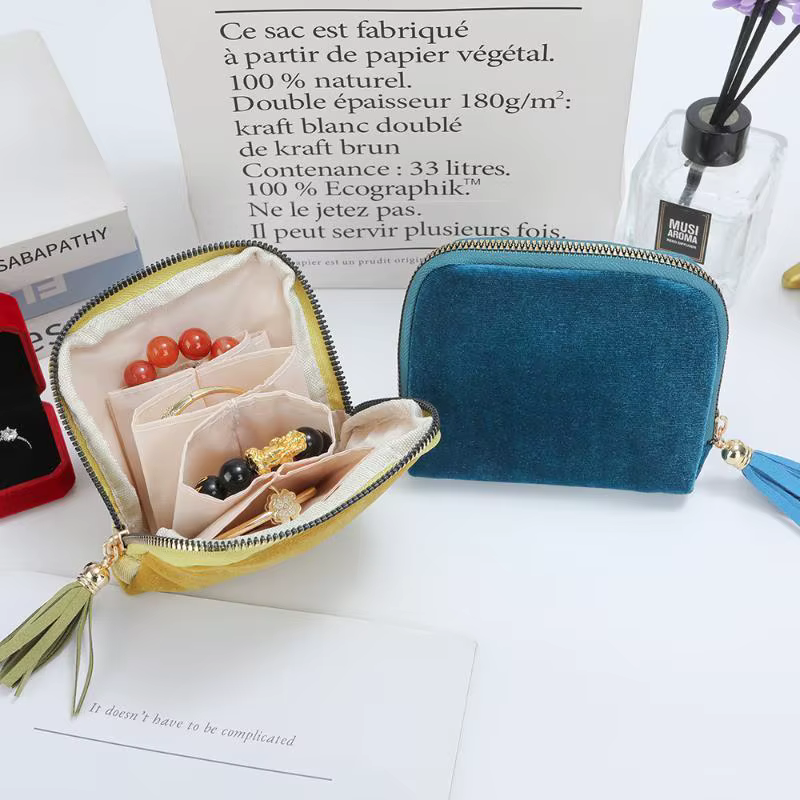 Pochette à bijoux en velours doux