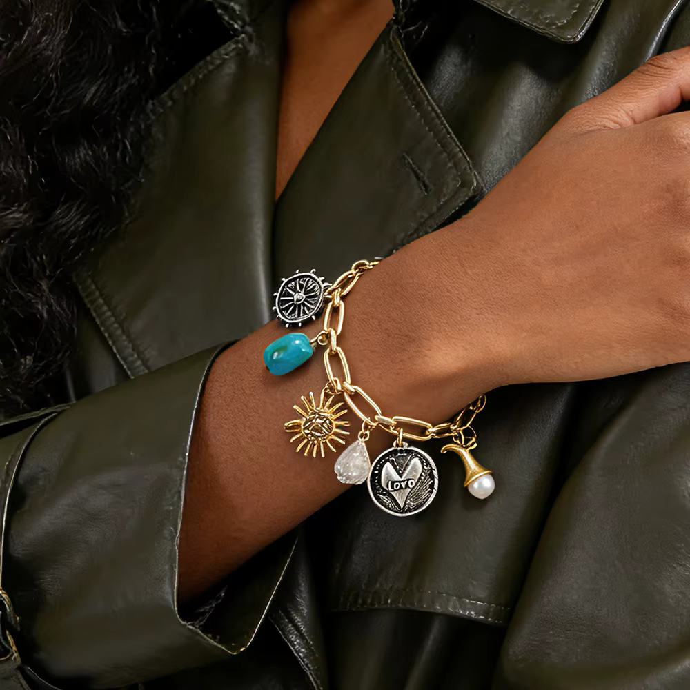 Bracelet artisanal avec breloque et pierre