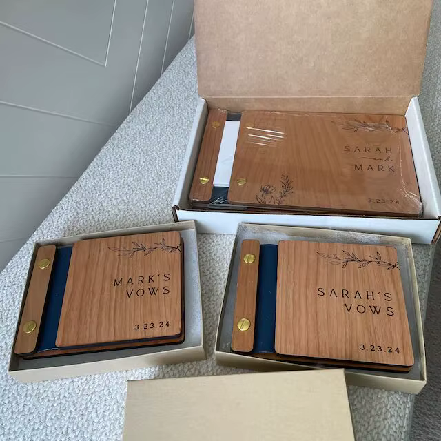 Livre d'or de mariage en bois – Personnalisé gravé au laser