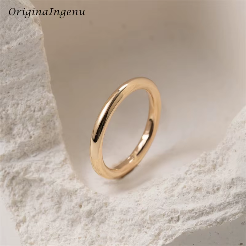 Bague empilable délicate remplie d'or 14K