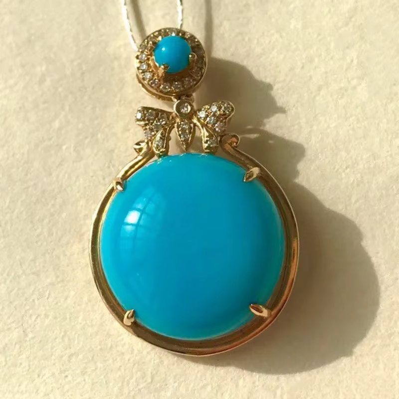 Pendentif circulaire papillon bleu exquis rétro