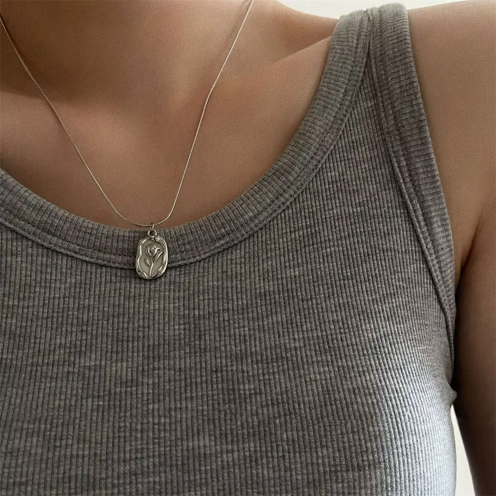 Collier avec pendentif Rose géométrique Simple pour femmes