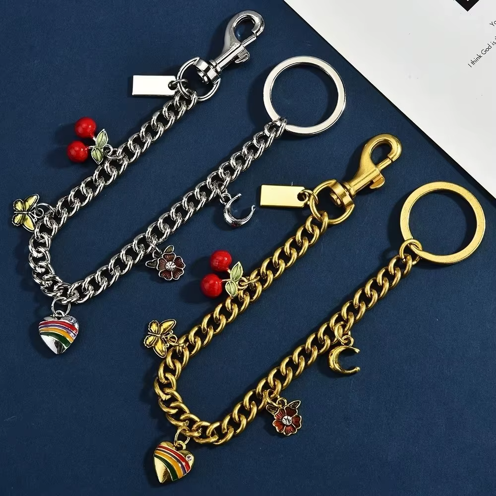Joli petit pendentif détachable en forme de cerise et de cœur