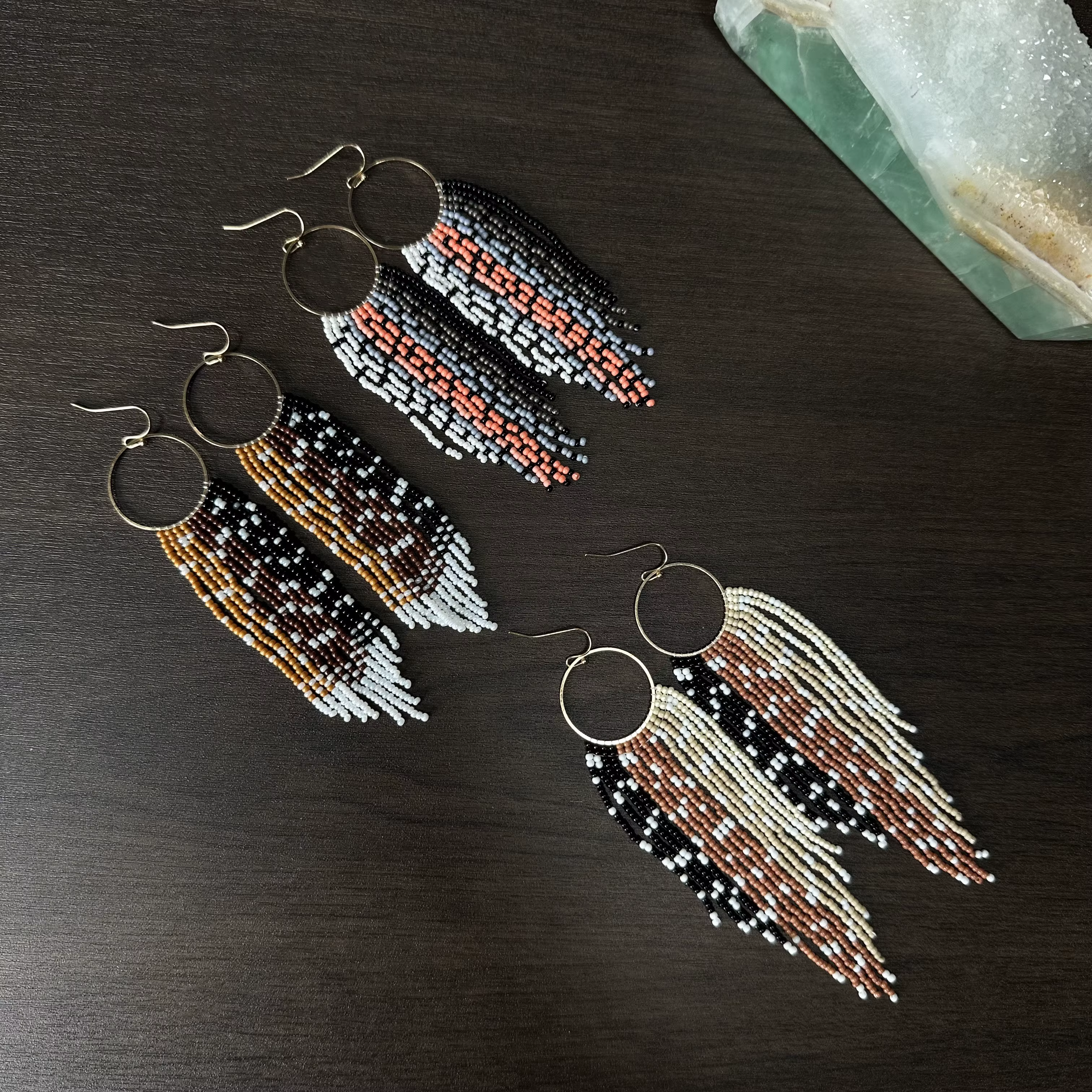 Boucles d'oreilles ethniques indiennes faites à la main avec franges perlées pour femmes