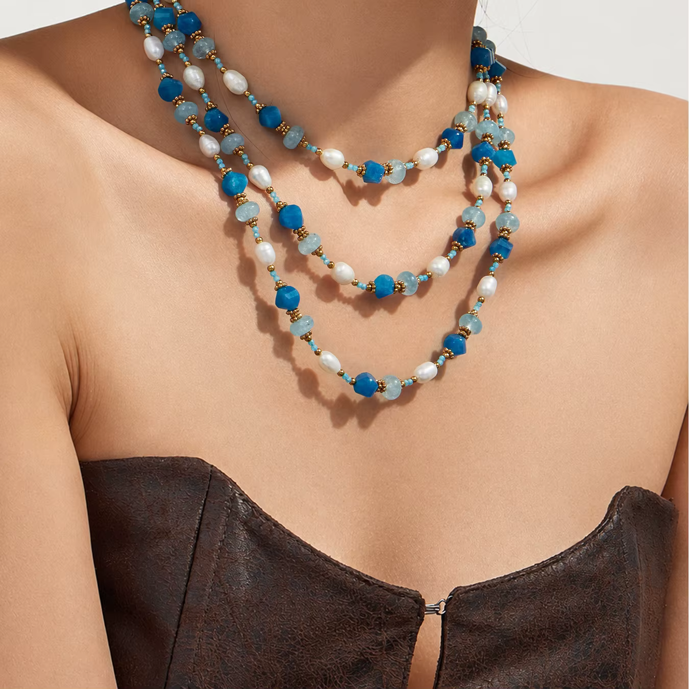 Collier de perles d'eau douce naturelles et de pierres facettées