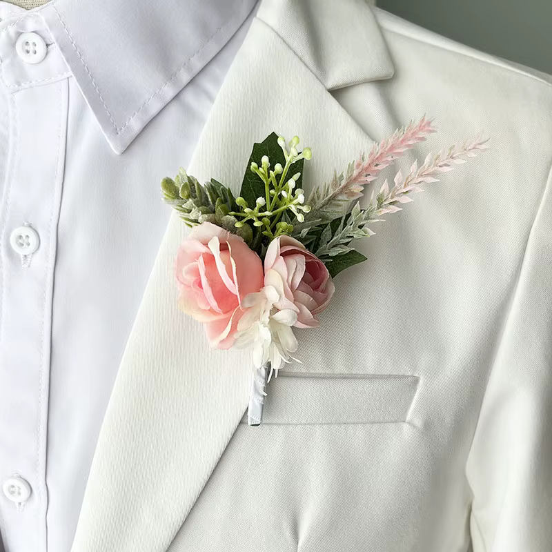 Boutonnière artificielle pour hommes