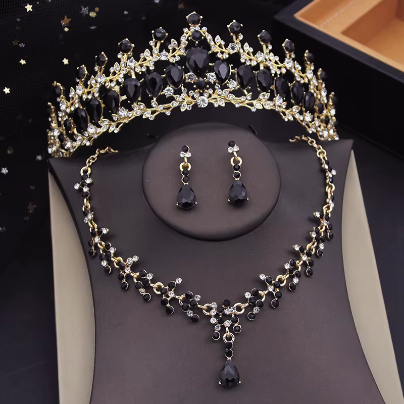 Diadème baroque en zircone et bijoux assortis