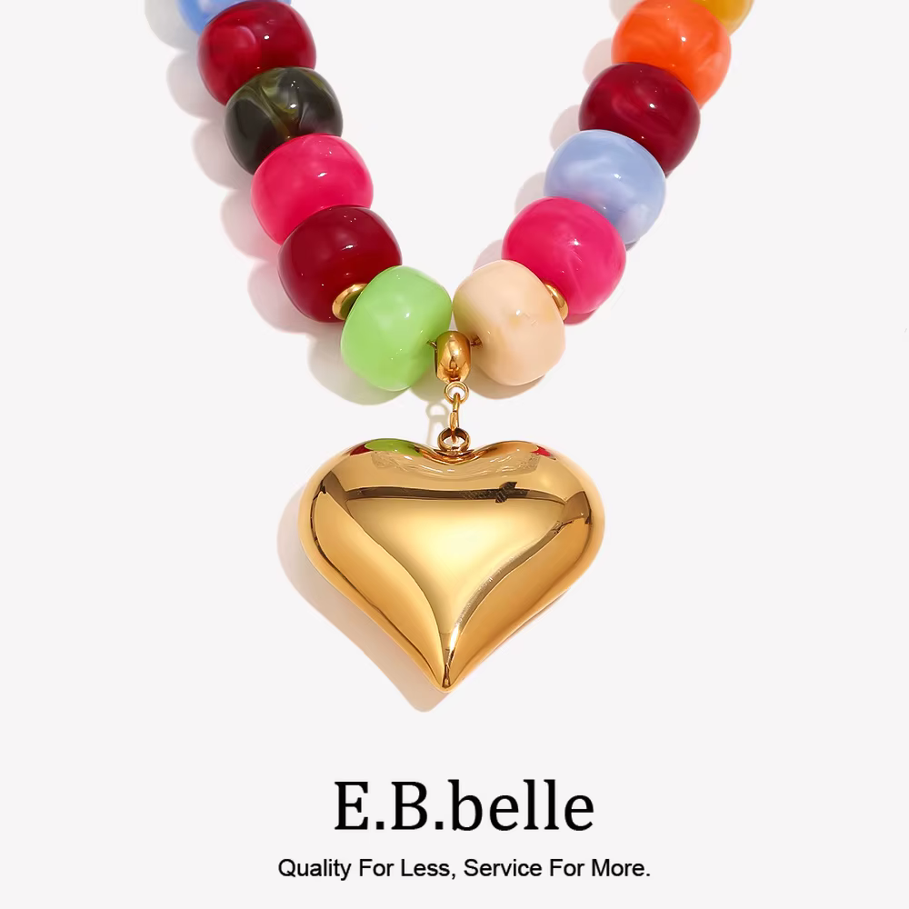 Collier pendentif cœur en résine colorée E.B.belle
