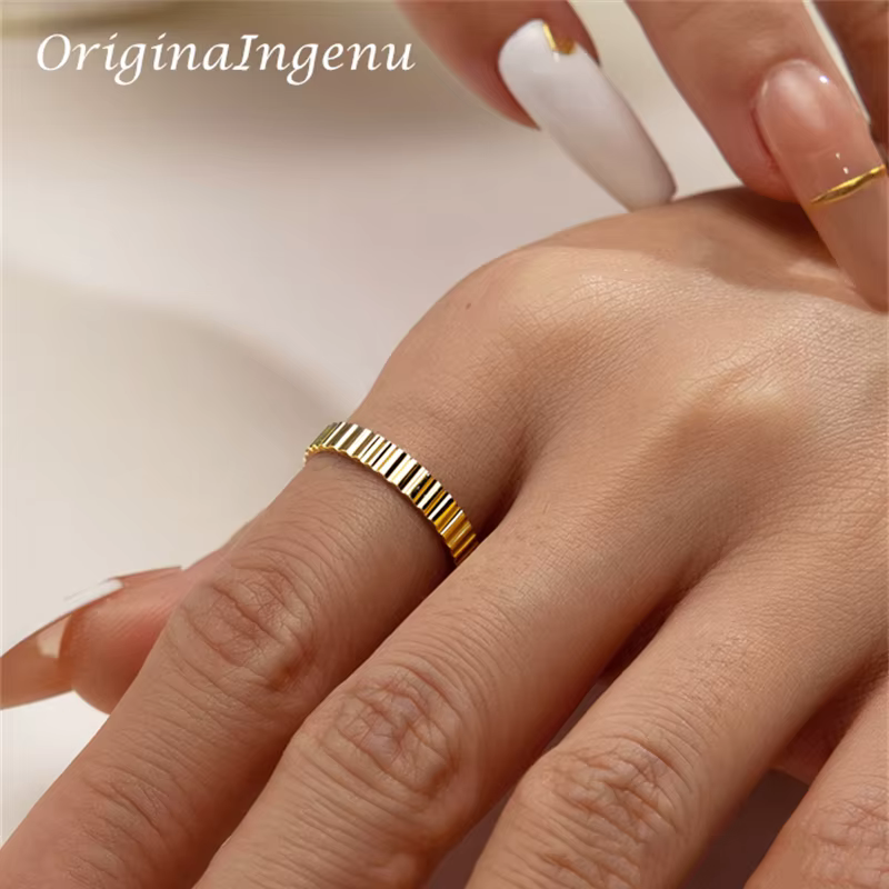Bague de bande optique remplie d'or 14 carats