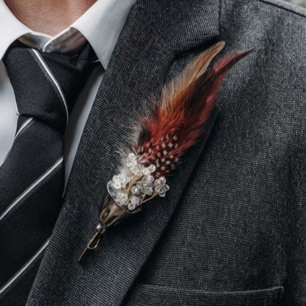 Nouvelle Broche Plume Tendance pour Homme – Accessoire de Costume Élégant pour Corsage