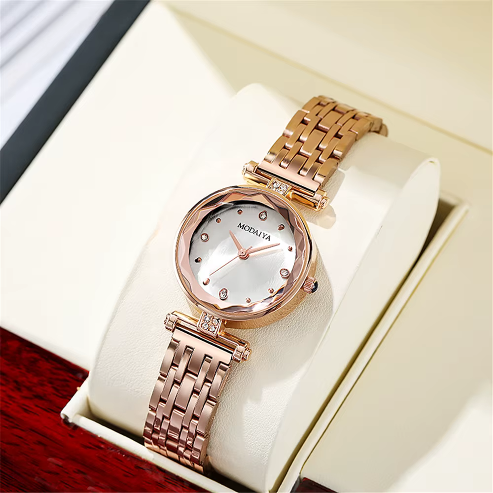 Montre à quartz en alliage avec diamants de marque 2022 de luxe raffinée pour les dames