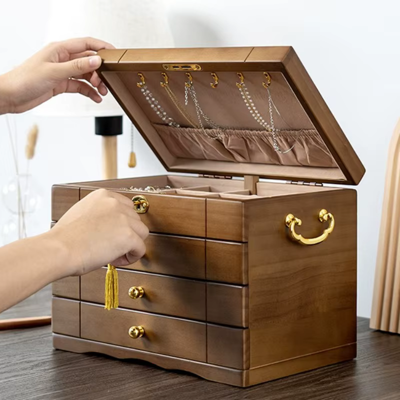 Boîte à bijoux en bois