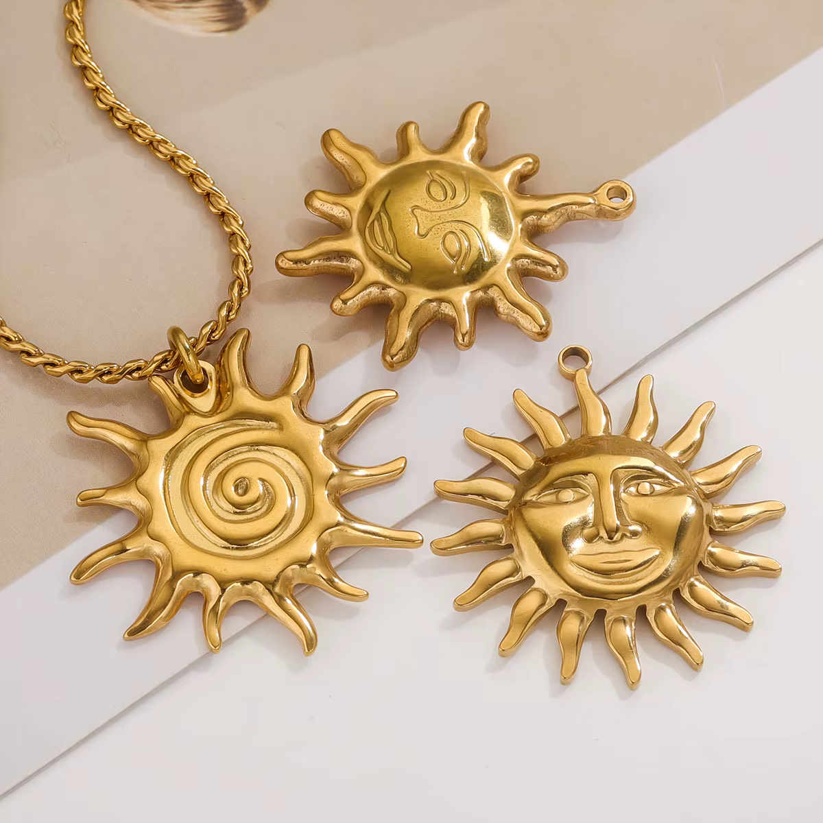 Pendentif soleil visage Smiley en acier inoxydable