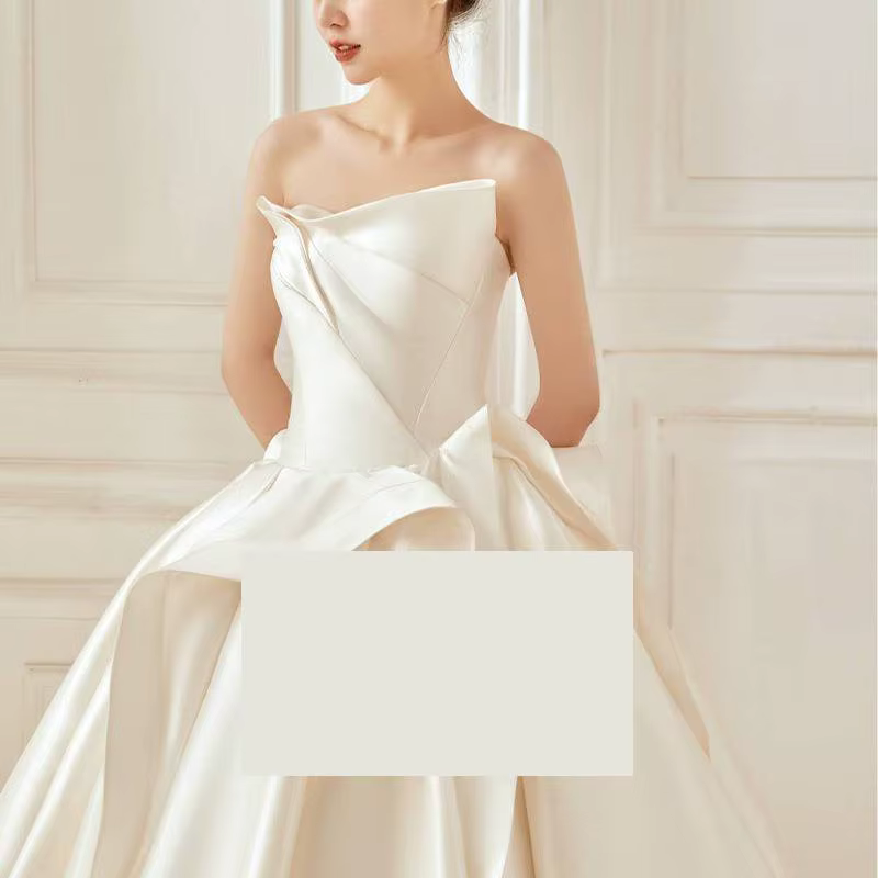 Robe de mariée principale en Satin sans bretelles