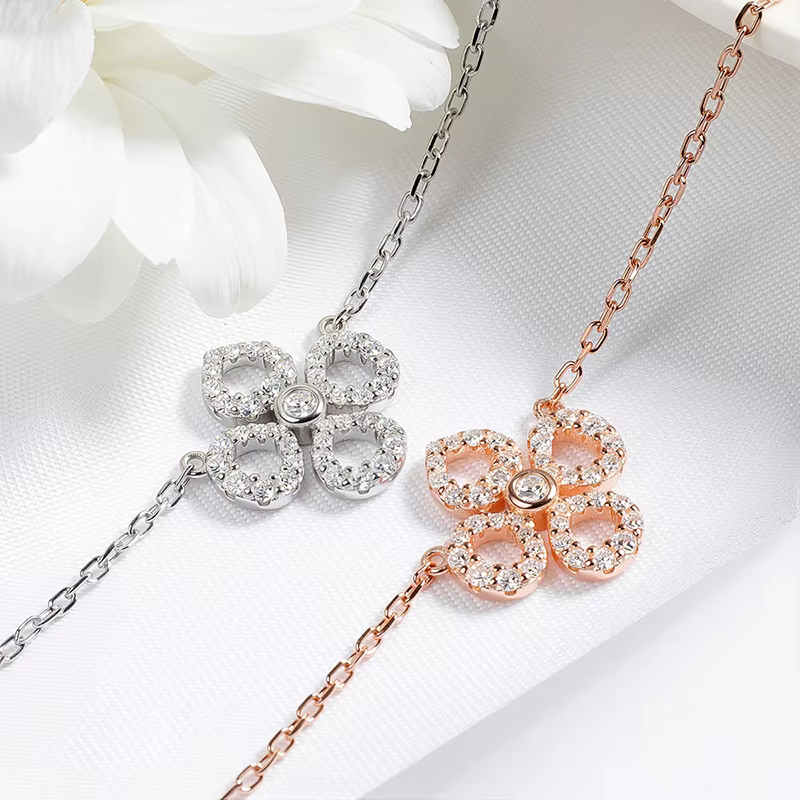 Collier pendentif en moissanite pleine fleur Smyoue pour femmes Chaîne scintillante pour filles Bijoux de cou Plaqué argent sterling S925 18k