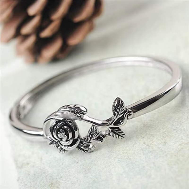 Bague en argent sterling 925 unique avec rose noire pour femme