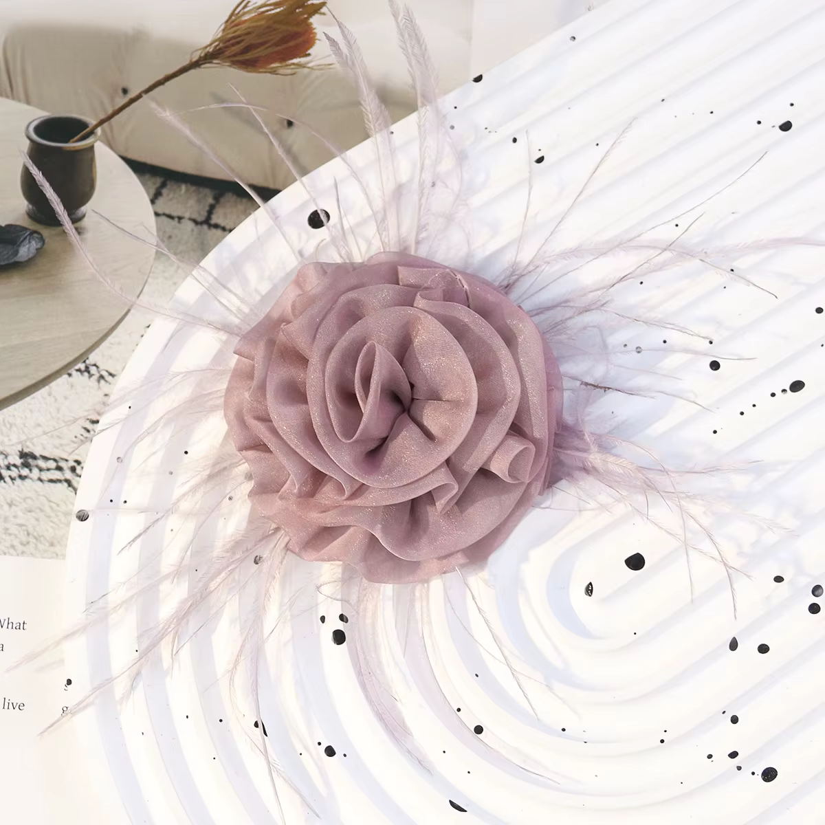 Fleurs décoratives en tissu rose roulé 3D
