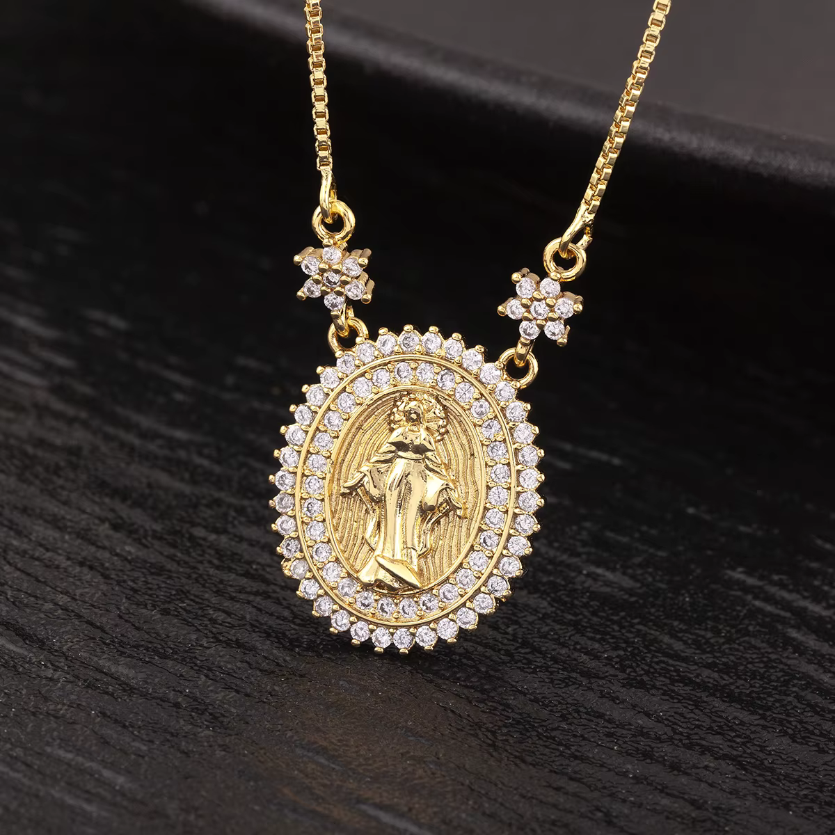Nidin classique polyvalent vierge marie pendentif à breloque collier pour femmes cuivre brillant cristal Zircon croyant bijoux cadeaux de fête
