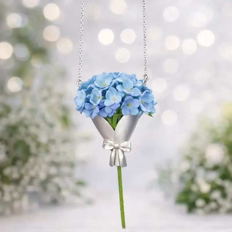 Collier pendentif élégant en forme de bouquet de fleurs pour femme