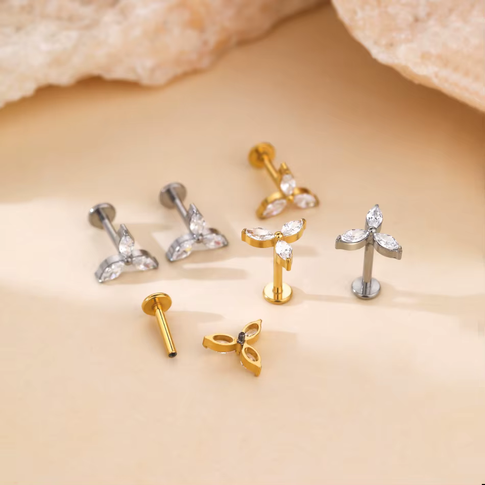 Piercing en titane à filetage interne