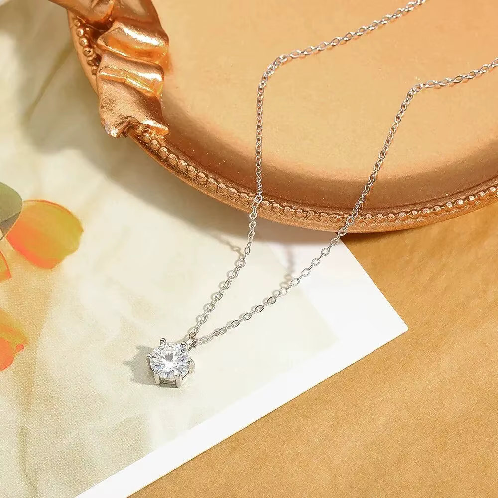 Collier avec Pendentif en Moissanite 1 Carat pour Femme
