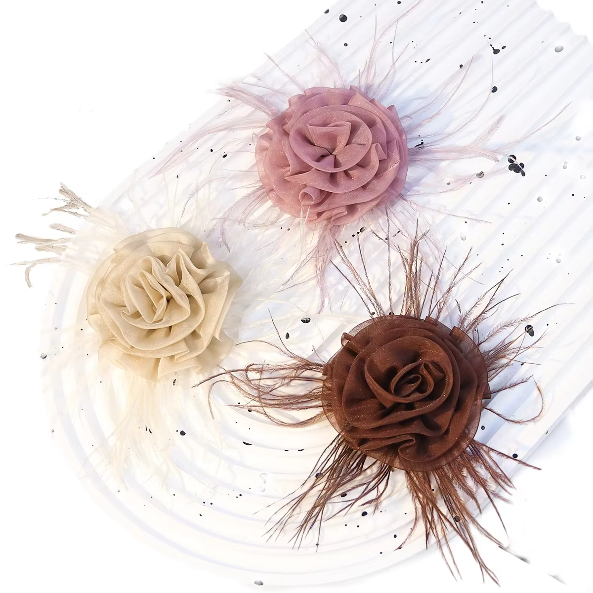 Fleurs décoratives en tissu rose roulé 3D
