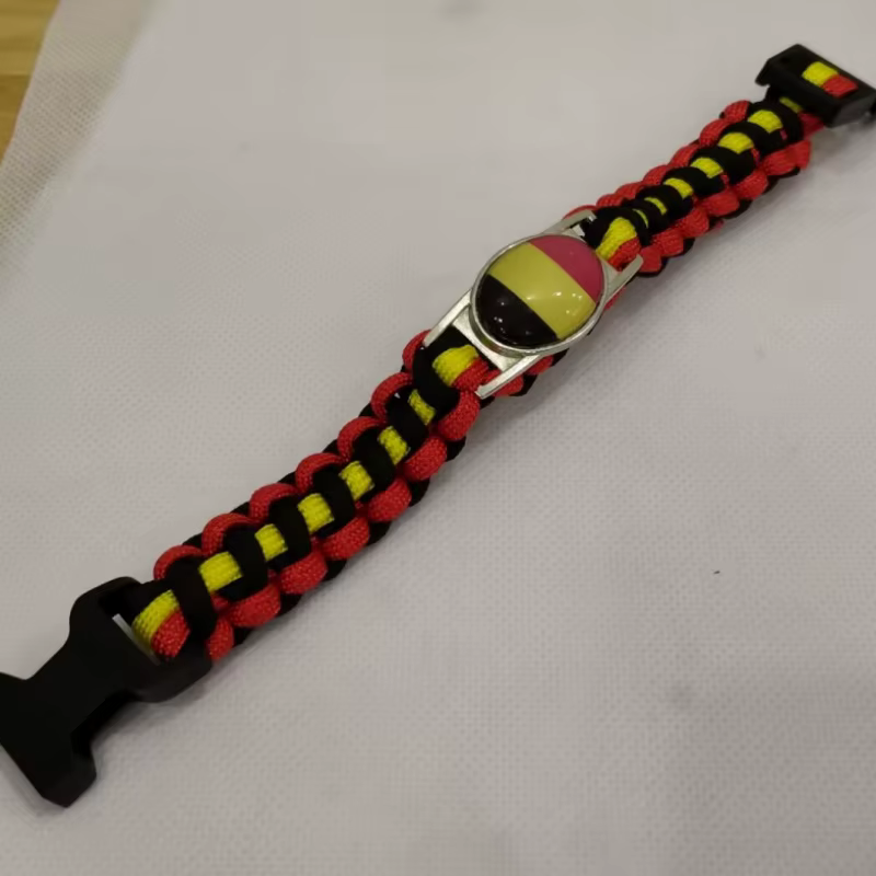 Bracelet avec breloque drapeau de la Belgique