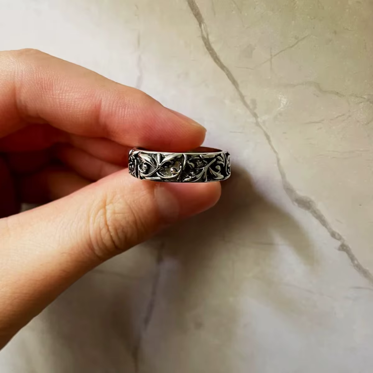 Bague unisexe en argent style vigne éternelle