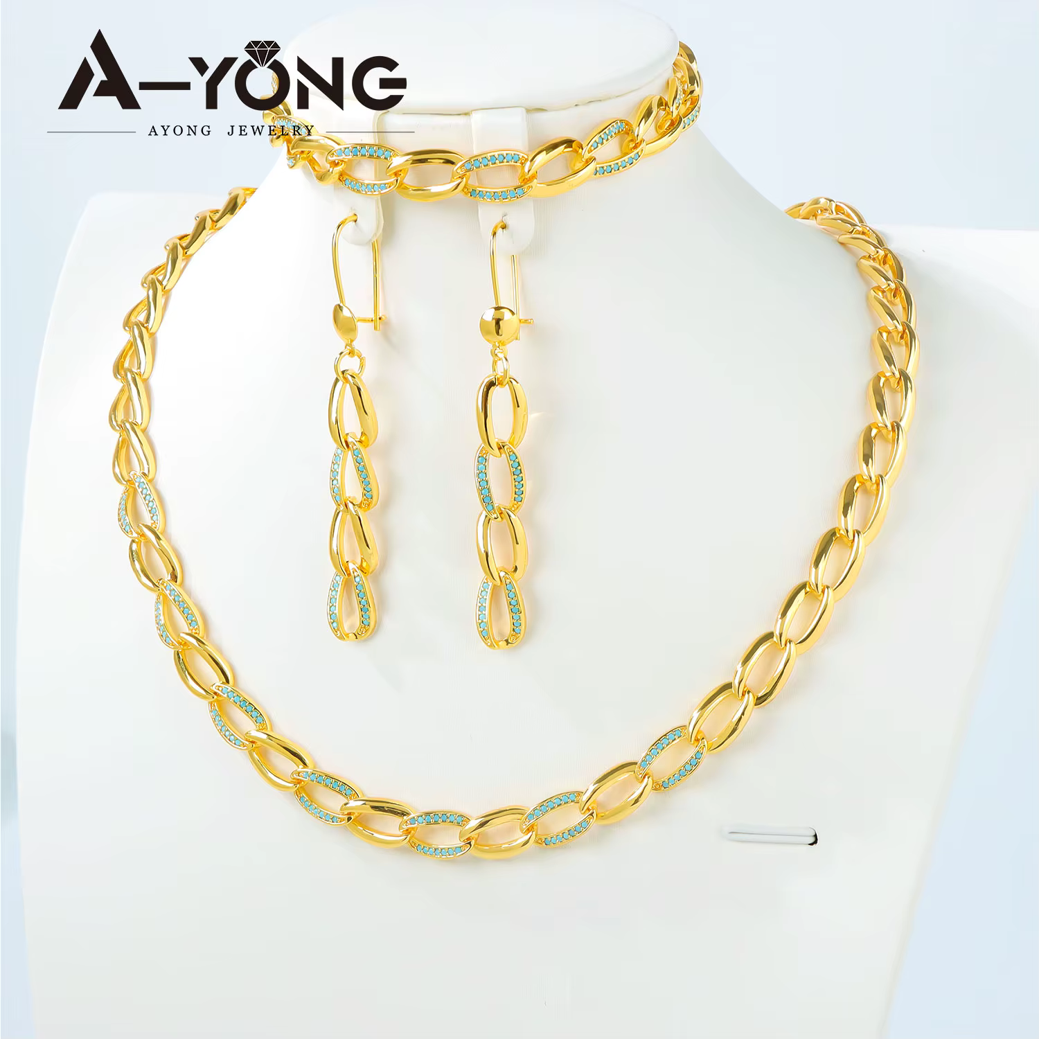 Parure de bijoux en zirconium plaqué or 21 carats