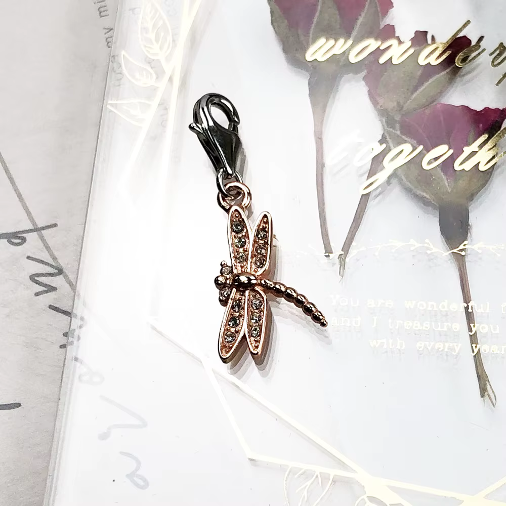 Pendentif libellule plaqué or rose pour femme