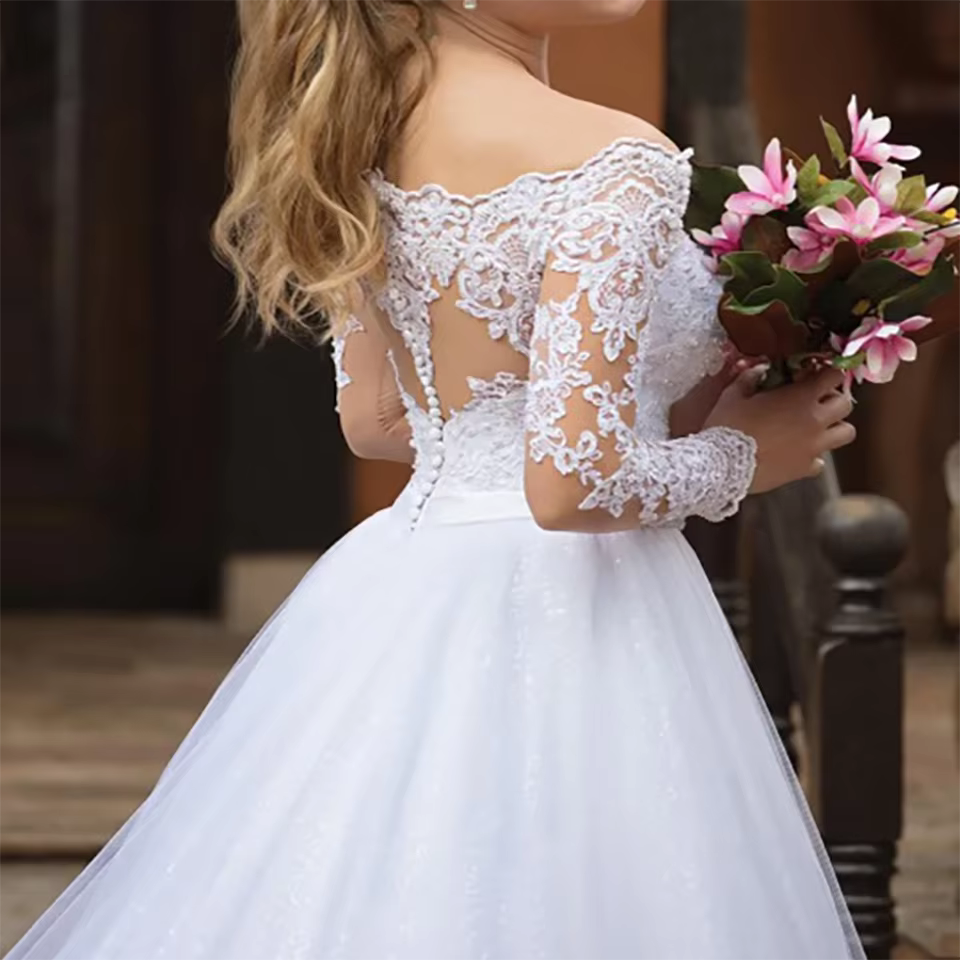 Magnifique Robe de Mariée Col Bateau Épaules Dénudées avec Appliques en Dentelle Coupe A-Line 2026