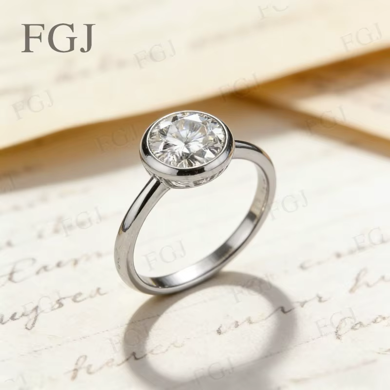 Bague en moissanite certifiée GRA