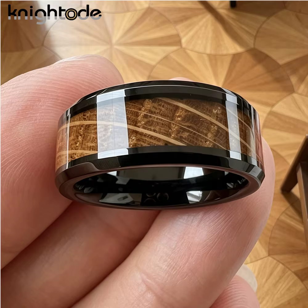 Bague en tungstène 8 mm avec incrustation en bois de chêne whisky