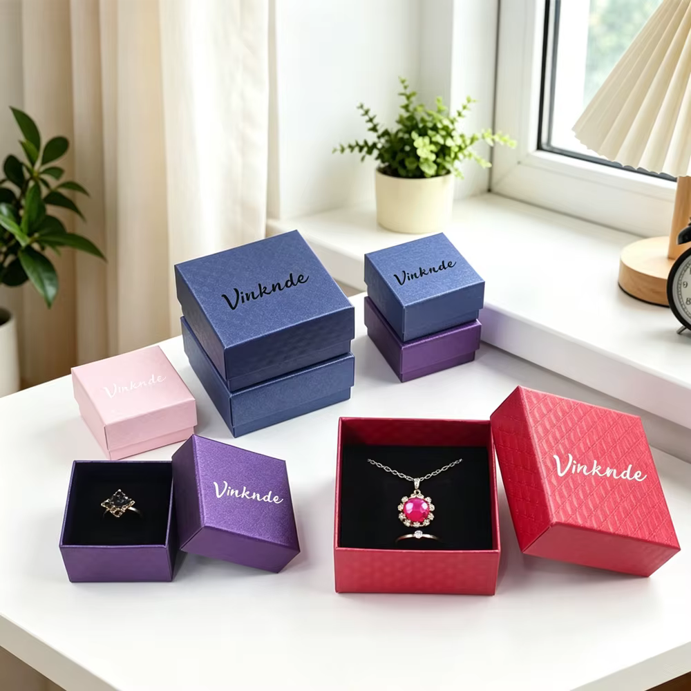 Boîte d'emballage pour bijoux en papier bleu marine avec logo personnalisé