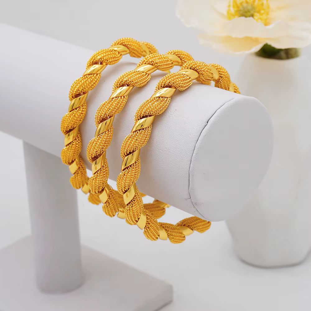 Bracelet plaqué or 24 carats pour femmes