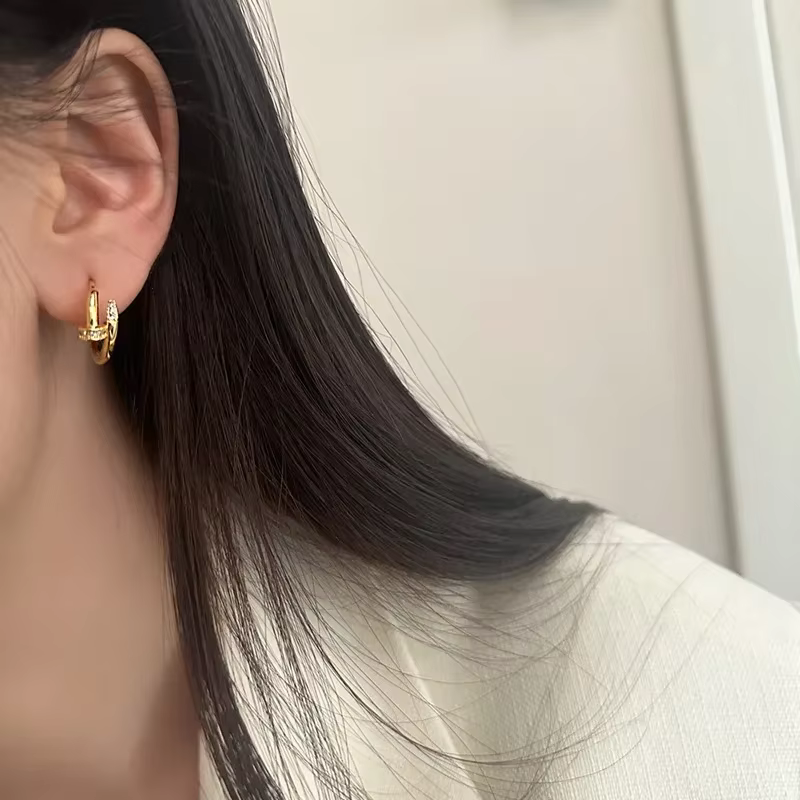 Boucles d'oreilles créoles rondes en zircon couleur argent pour femme