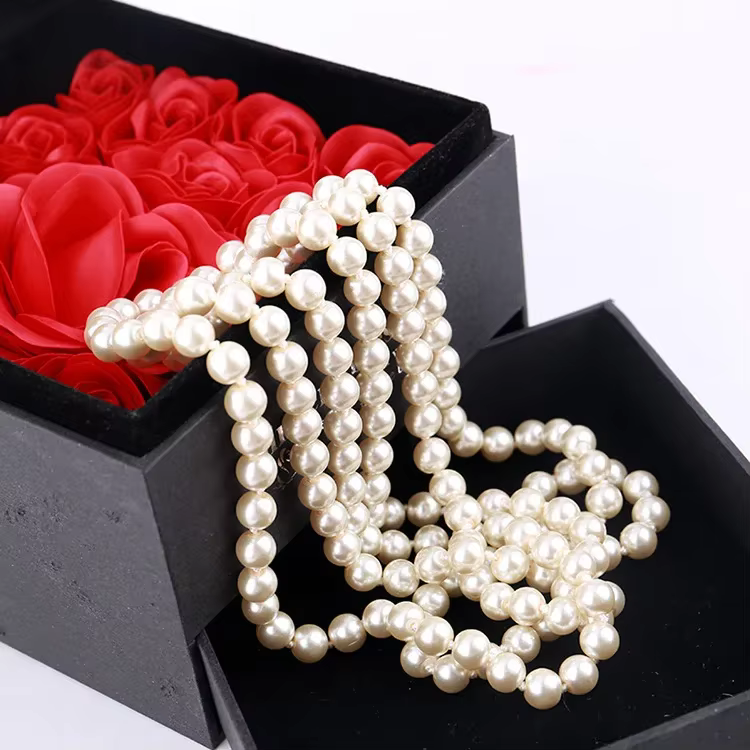 Collier long tendance en perles pour femme