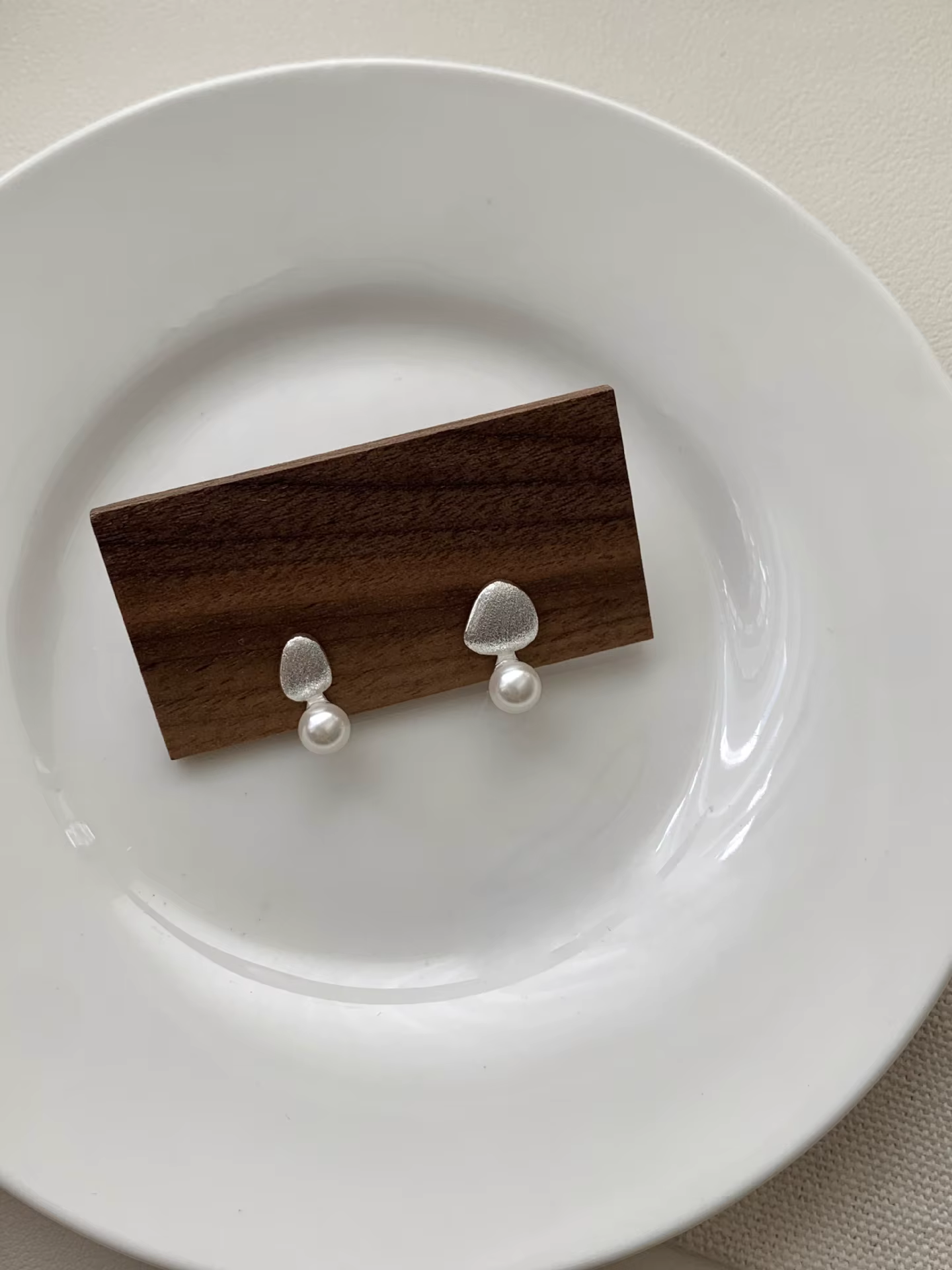 Amaiyllis-Boucles d'oreilles de forme irrégulière en argent regardé 925