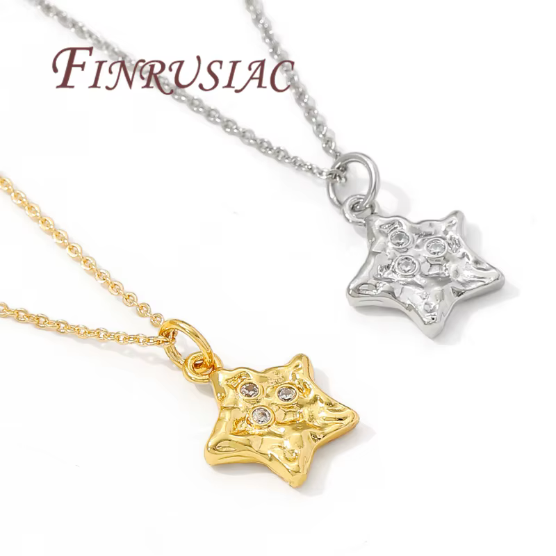 Breloques étoiles délicates plaquées or 18 carats