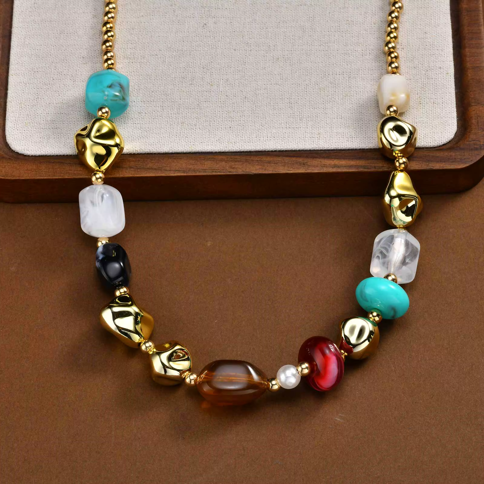 Collier minimaliste en forme de goutte d'eau creuse