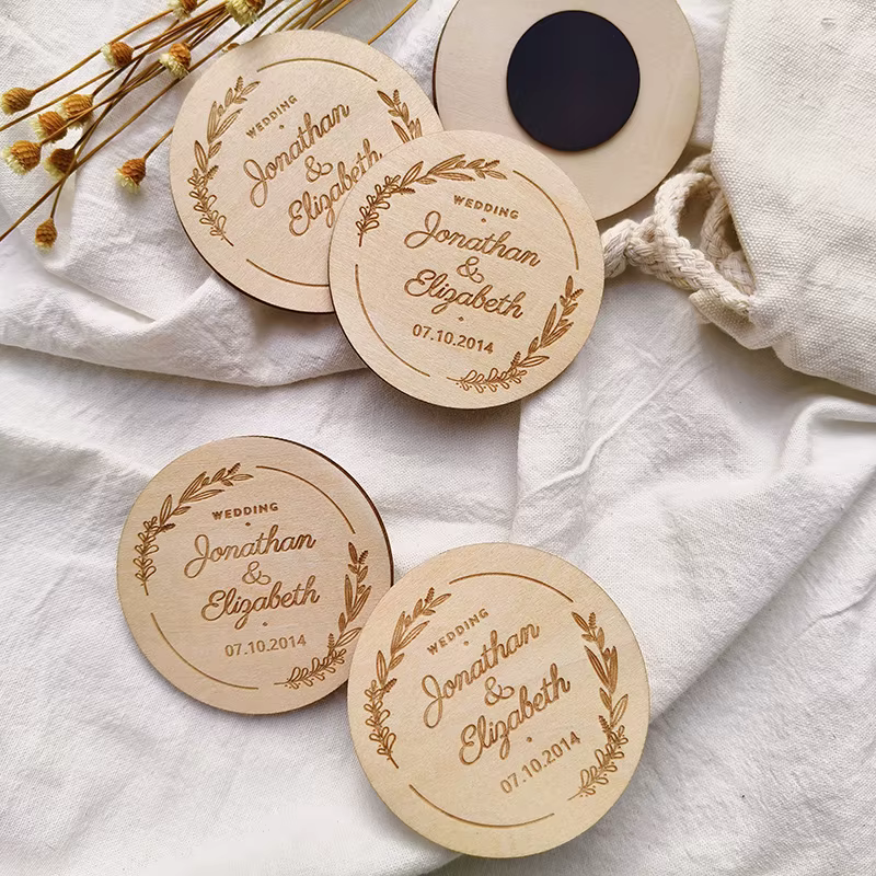 Aimants en bois personnalisés Souvenirs de mariage pour les invités
