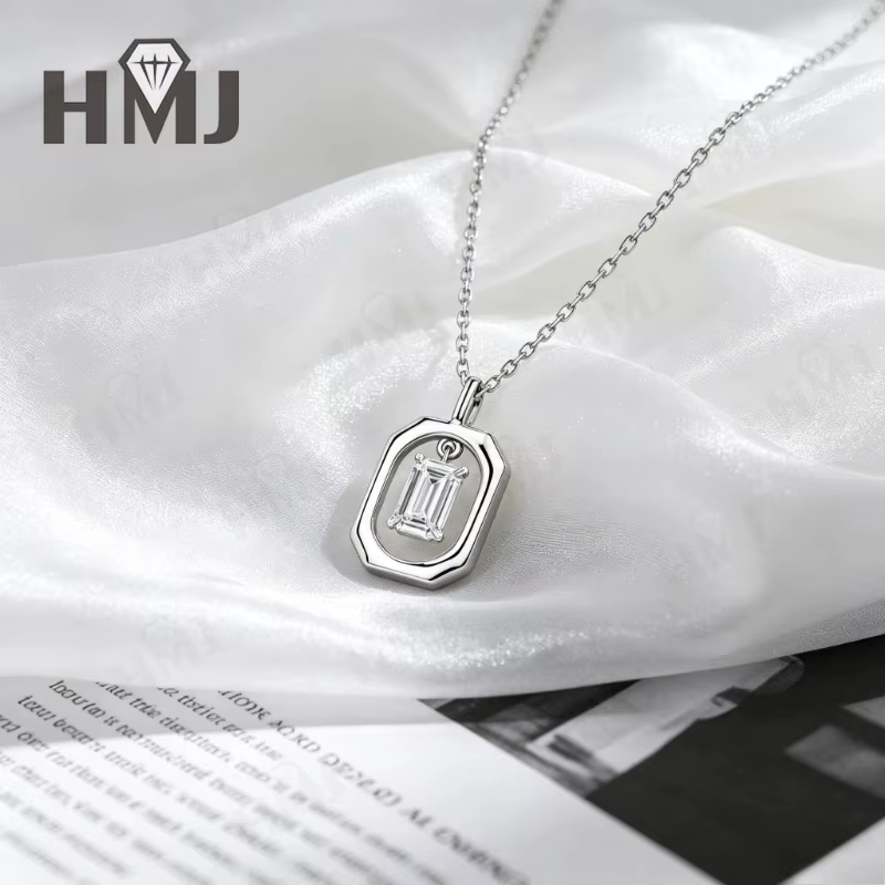 Pendentif vintage en moissanite