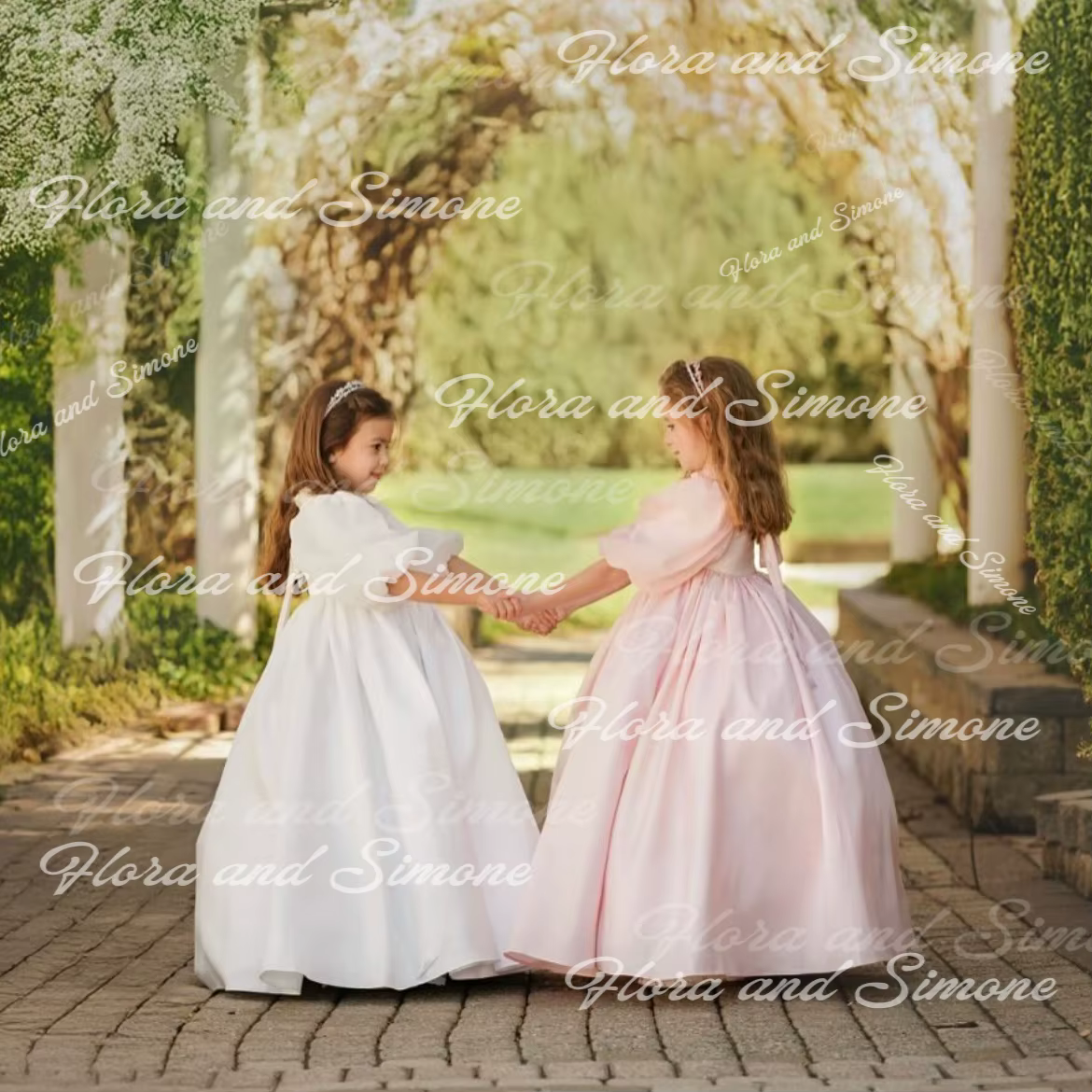 Robe de fille manches bouffantes col roulé