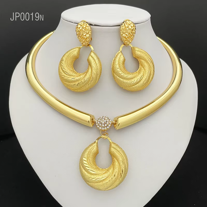 Ensemble collier et boucles d'oreilles plaqué or 18 carats pour femme