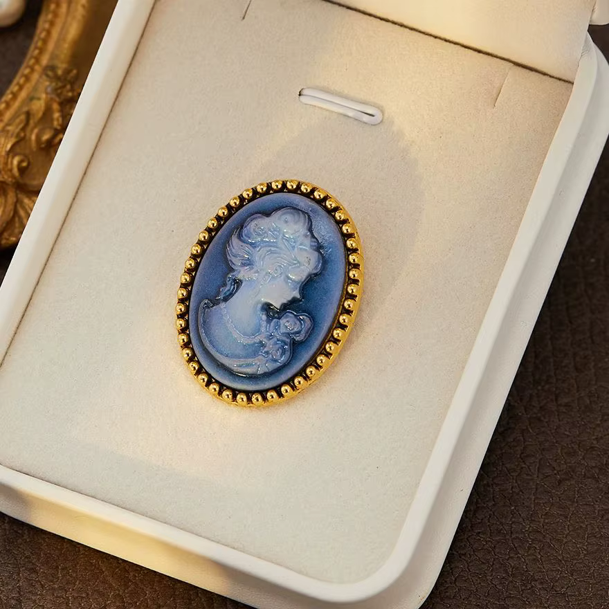 Broche vintage camée pour femme